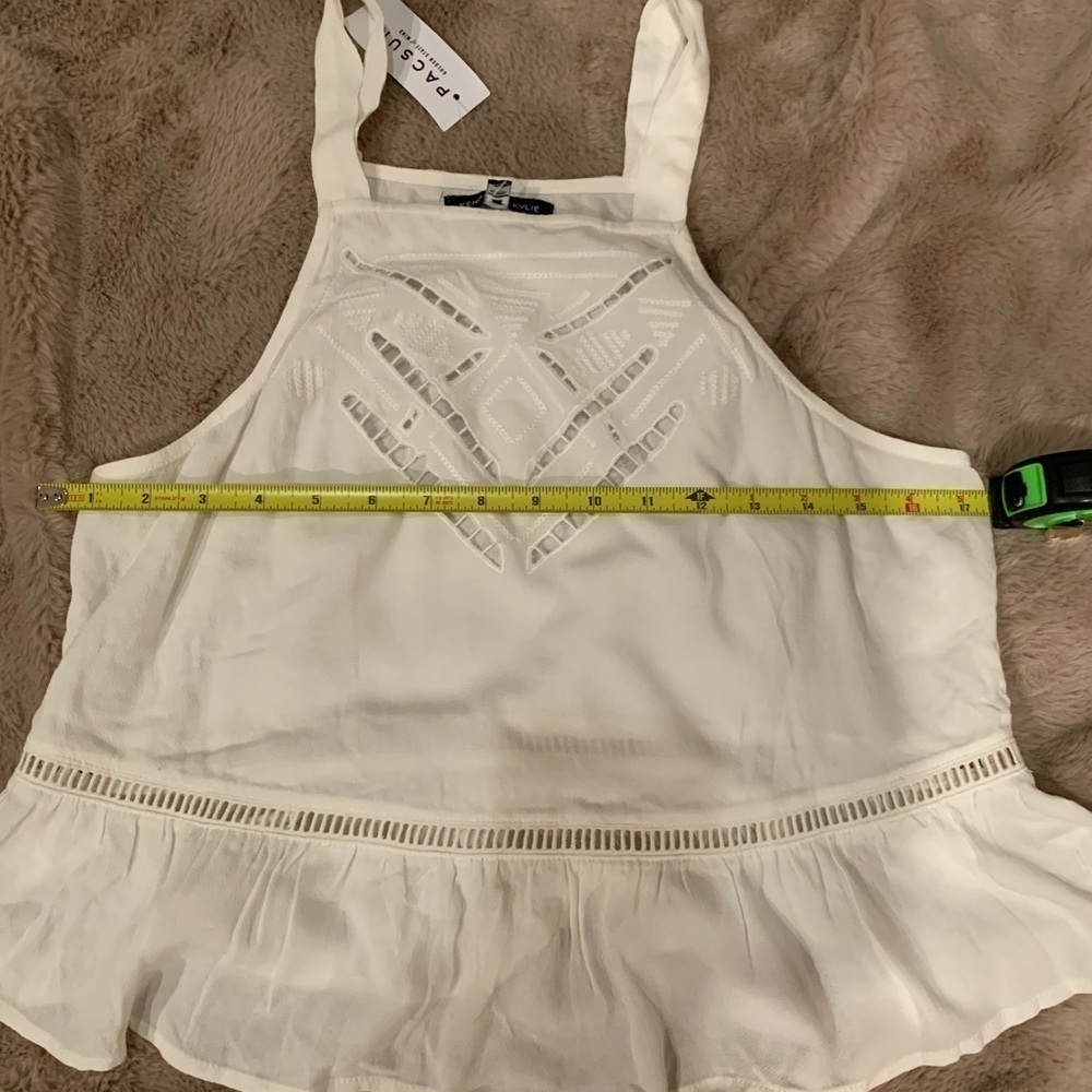 Kendall and Kylie white tank top - Picture 4 of 5